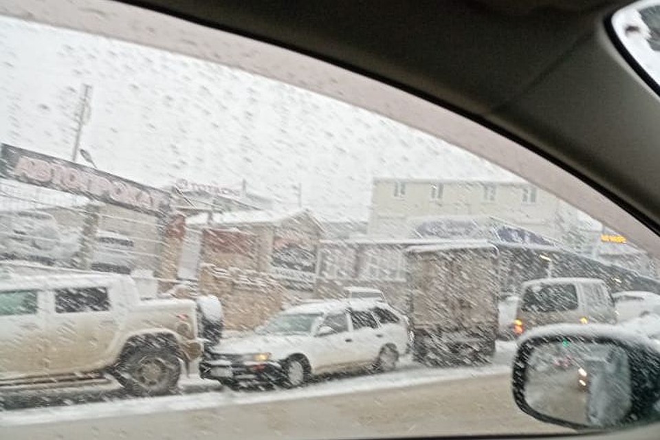 Дорогу не смогли поделить сразу 4 авто. Фото: Анастасия Семеняк