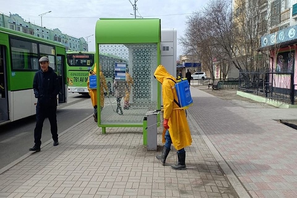 Дважды в день будут обрабатываться 143 остановки, площадки около них, прилегающая территория и сиденья.