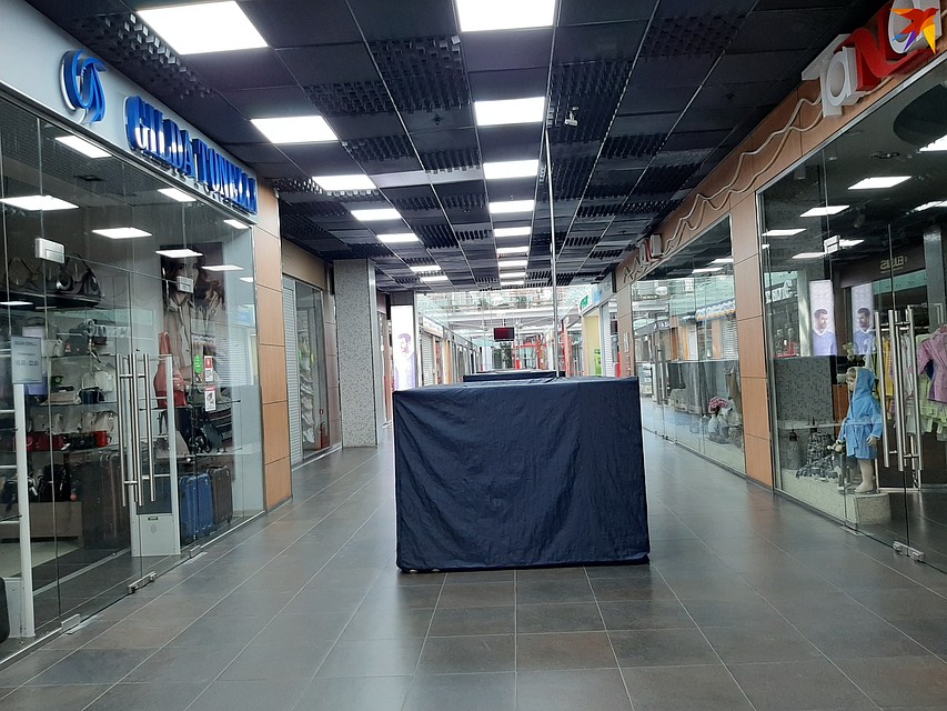 В "торгушке" сегодня непривычно тихо - все ушли на карантин. Фото: Екатерина СИМОХИНА