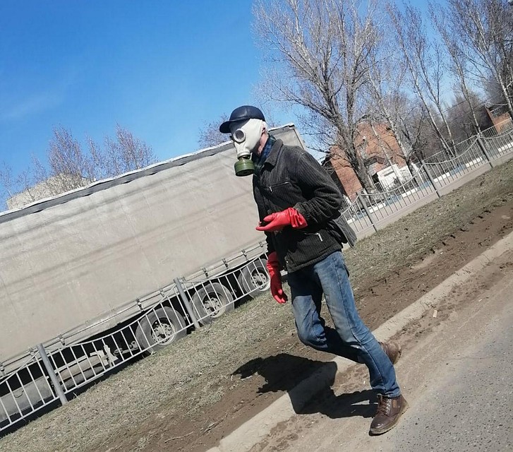 На смену маске можно надеть противогаз