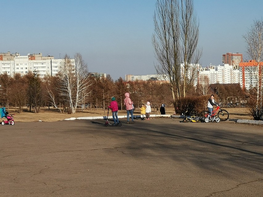 Мамы с детьми отказываются соблюдать режим Фото: Мария ЛЕНЦ