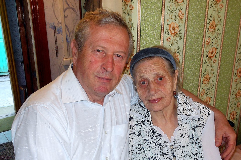 Нина Ивановна со своим сыном незадолго до его смерти.