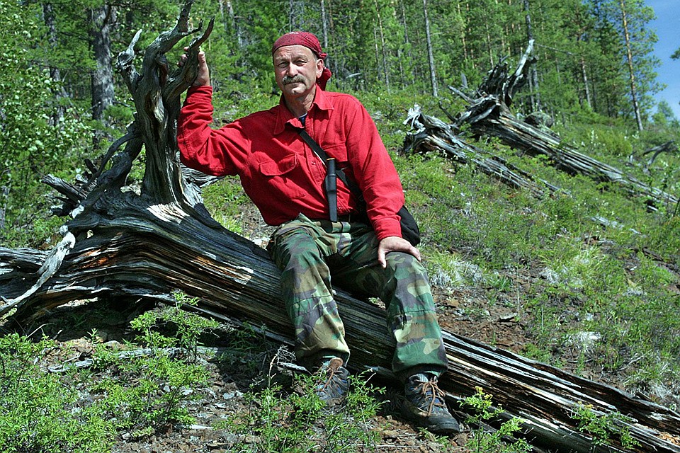Виталий Ромейко в тайге, во время поиска кратера от падения метеорита Фото: Личный архив