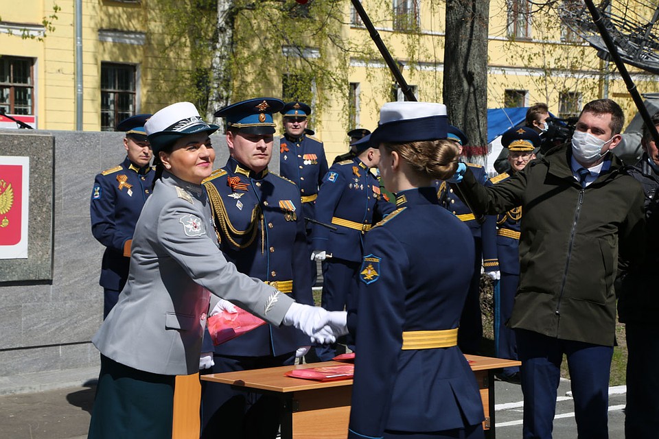 Замминистра Татьяна Шевцова вручила дипломы выпускникам Военно-космическая академия имени А.Ф.Можайского
