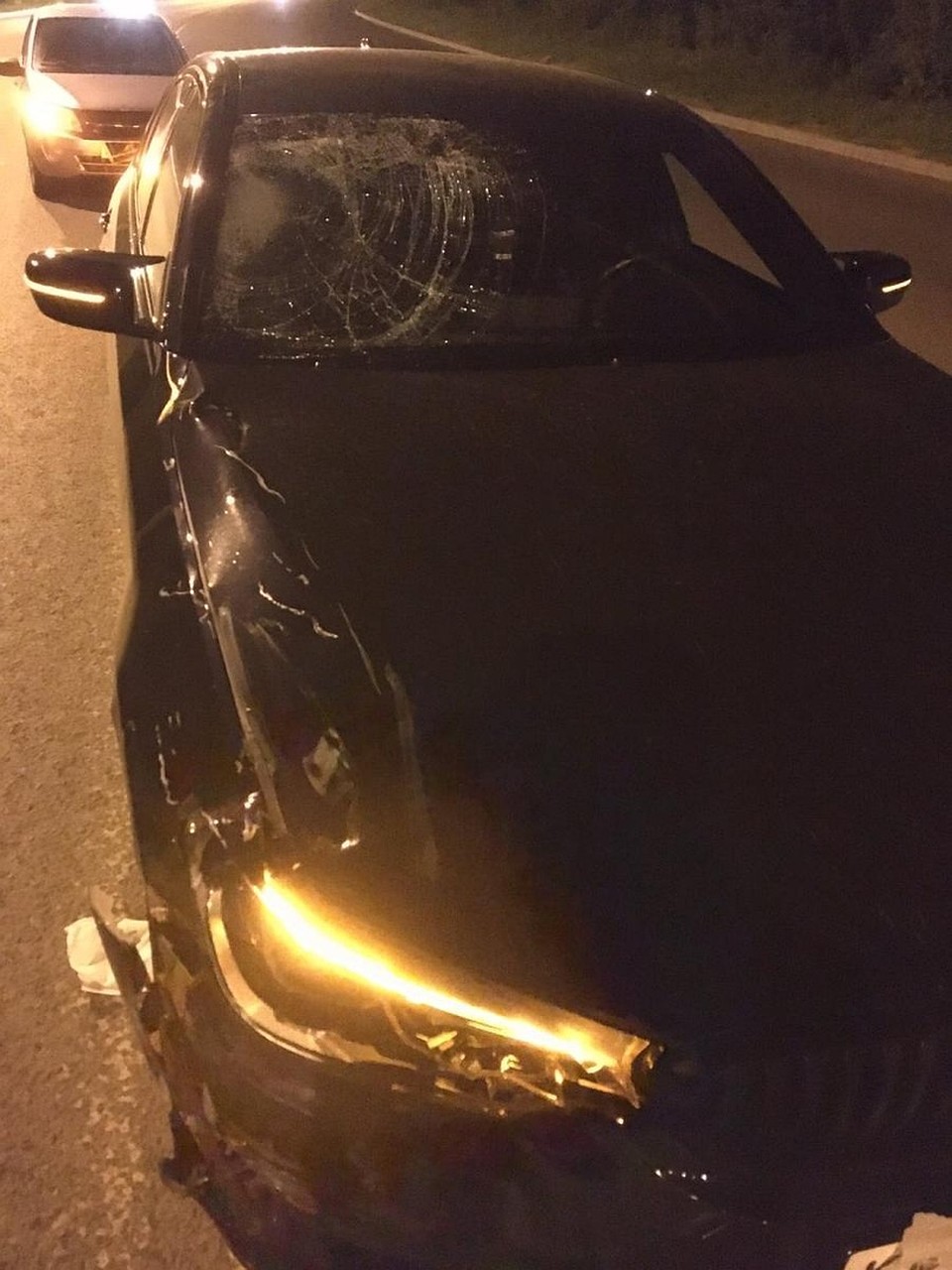 Автомобиль «БМВ», за рулем которого был хоккеист, после аварии. Фото: ГУ МВД России по Самарской области