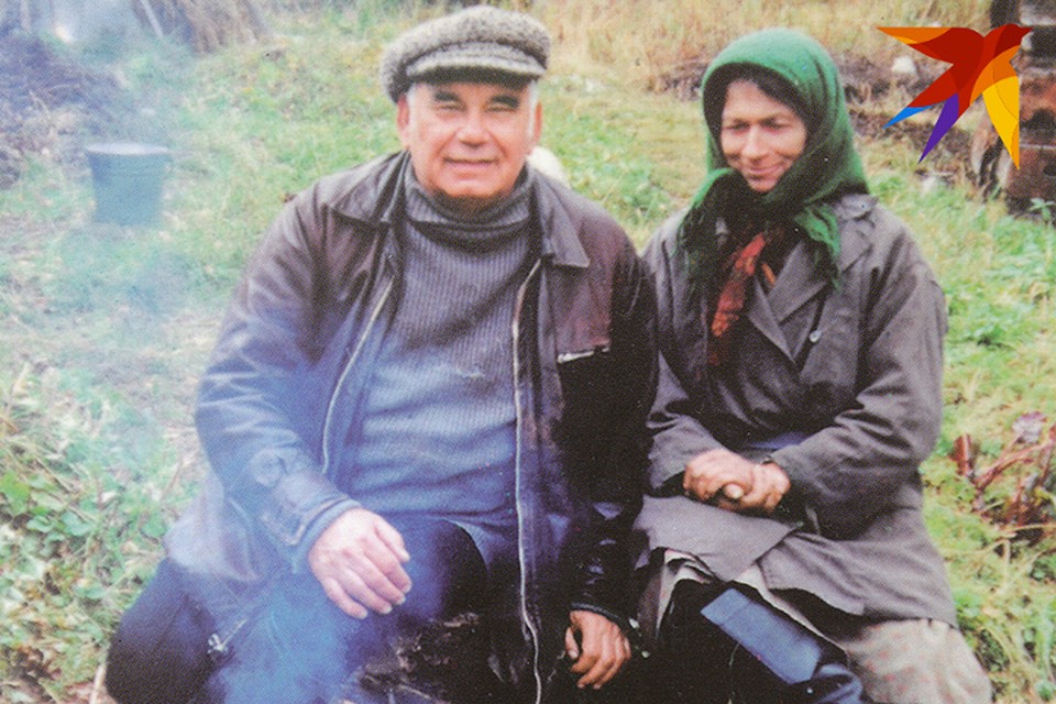 Легендарный обозреватель "КП" и автор рубрики "Окно в природу" Василий Песков с отшельницей Агафьей Лыковой. Фото: архив КП