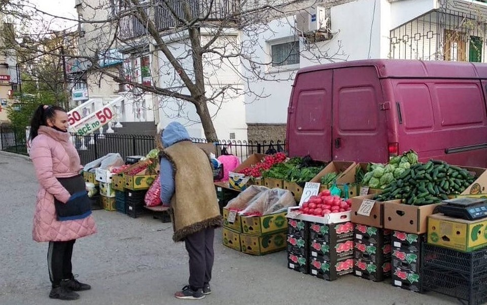 Прилавок из коробок собирается за считаные минуты и не требует никаких затрат
