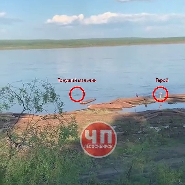Парень кинулся в ледяную воду, чтобы вытащить мальчишку. Фото: ЧП - Лесосибирск