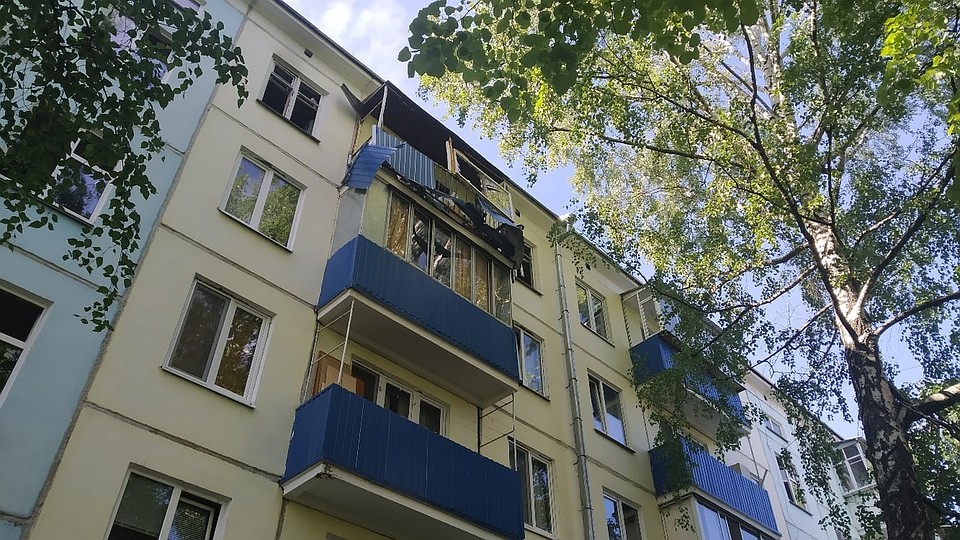 Поврежденный балкон Фото: МЧС Татарстана
