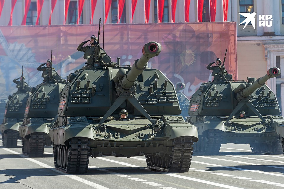 Парад состоится 24 июня на Дворцовой площади. Фото: Олег ЗОЛОТО