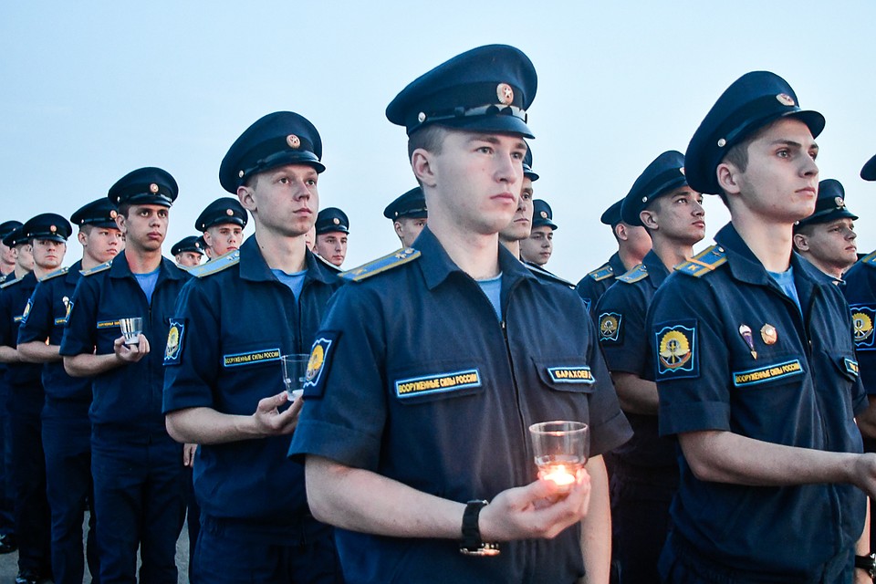 В небо над Краснодаром поднялись аэростаты в память о начале Великой Отечественной войны. Фото: Кирилл ВЕРШИНИН