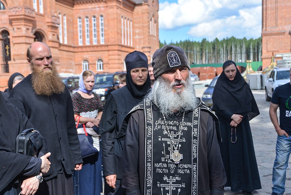 Сергий молится в своей обители и не выходит от туда. Фото: Алексей БУЛАТОВ