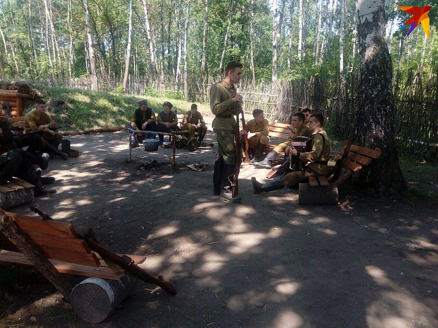 В деревне попытались воссоздать быт партизан Фото: Ольга Симонова