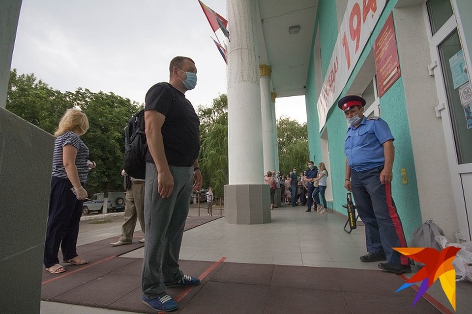 Как дончане голосуют по поправкам в Конституцию России Фото: Андрей ТРУБЕЦКИЙ