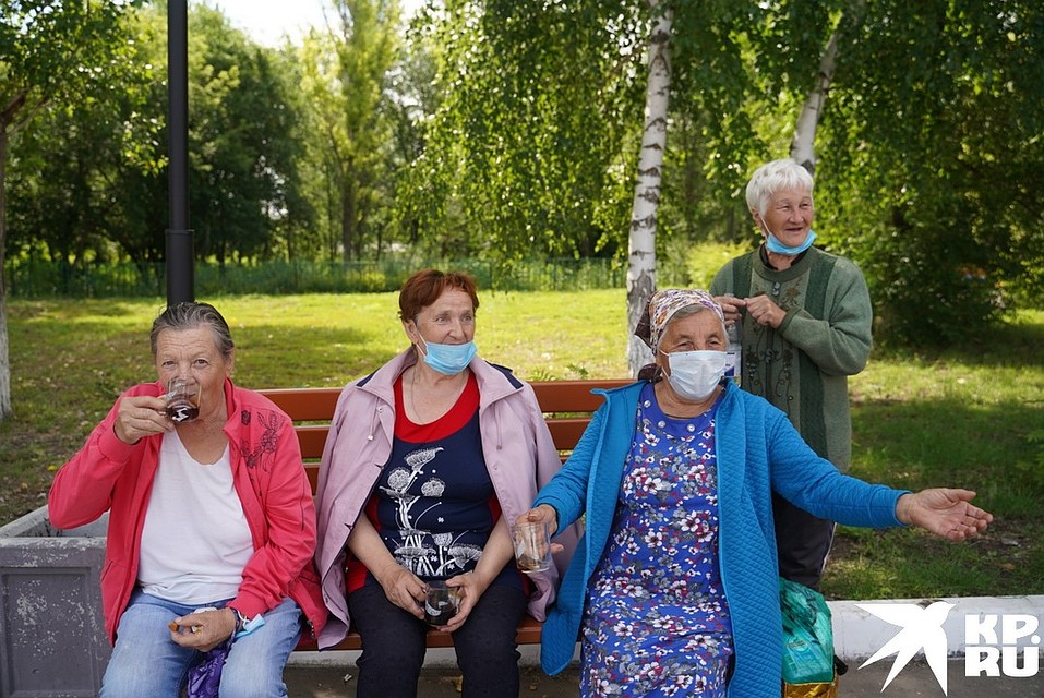 Среди эвакуированных есть люди преклонного возраста Фото: Светлана МАКОВЕЕВА