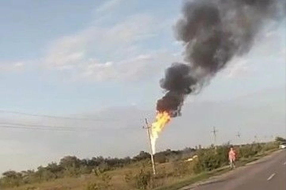 Рабочие повредили трубопровод, связывающий газовые и химические предрпиятия