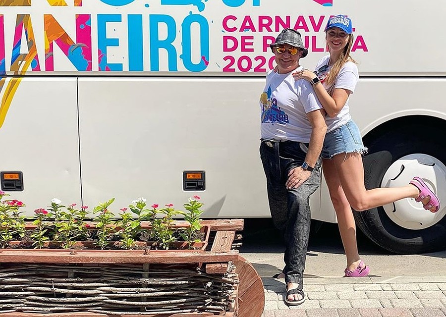Звездная пара устроила торжество прямо на теплоходе. Фото: instagram.com/polinadibrova/