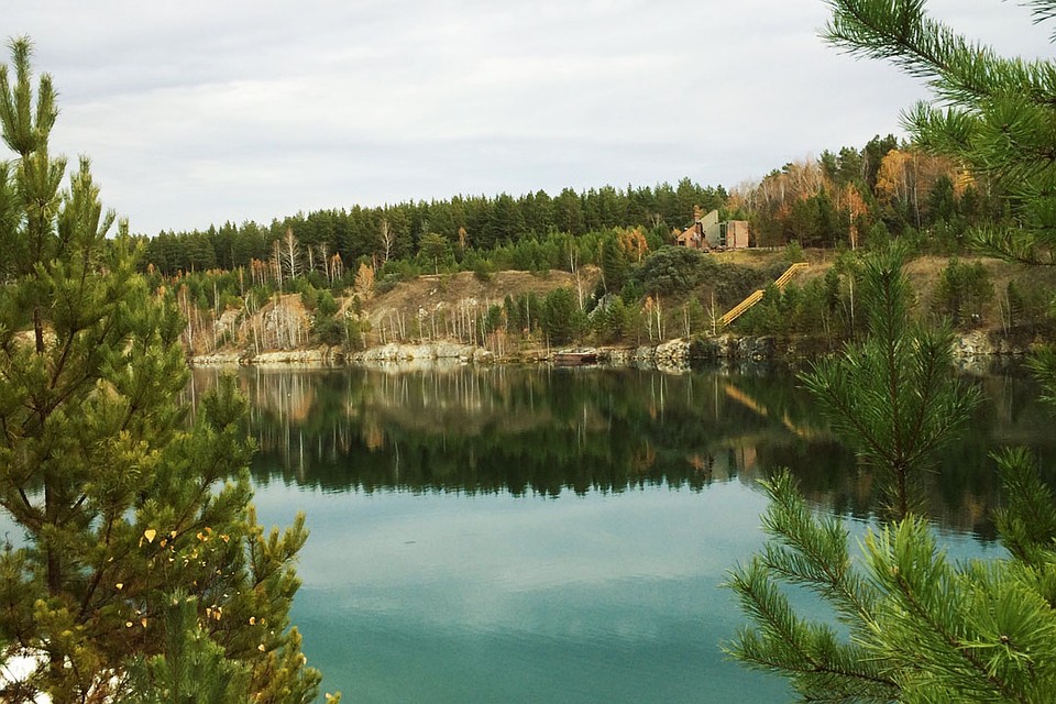 Мраморное озеро Абрашино. Фото: Михаил ДОКУКИН