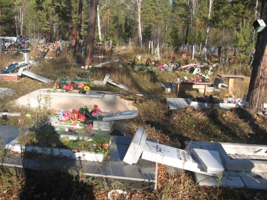 Малолетки опрокинули 257 плит, 56 из них раскололось
