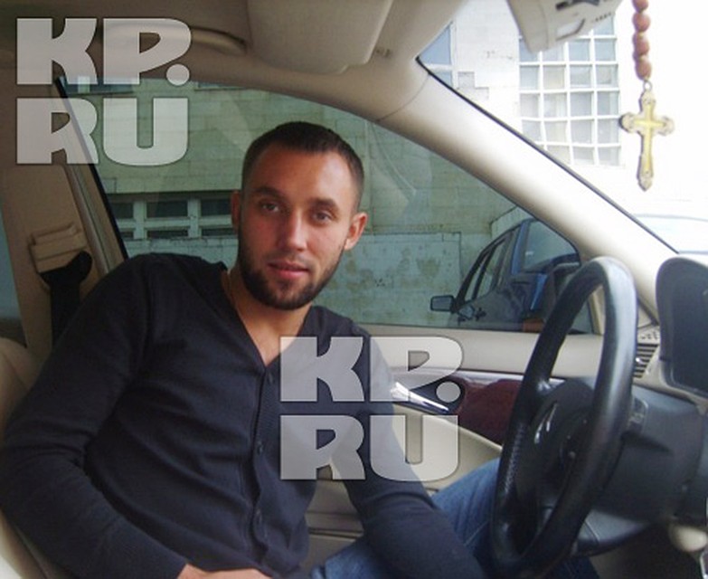 Павел Карелин за рулем своего "Мерседеса". Фото сделано за несколько недель до трагедии.