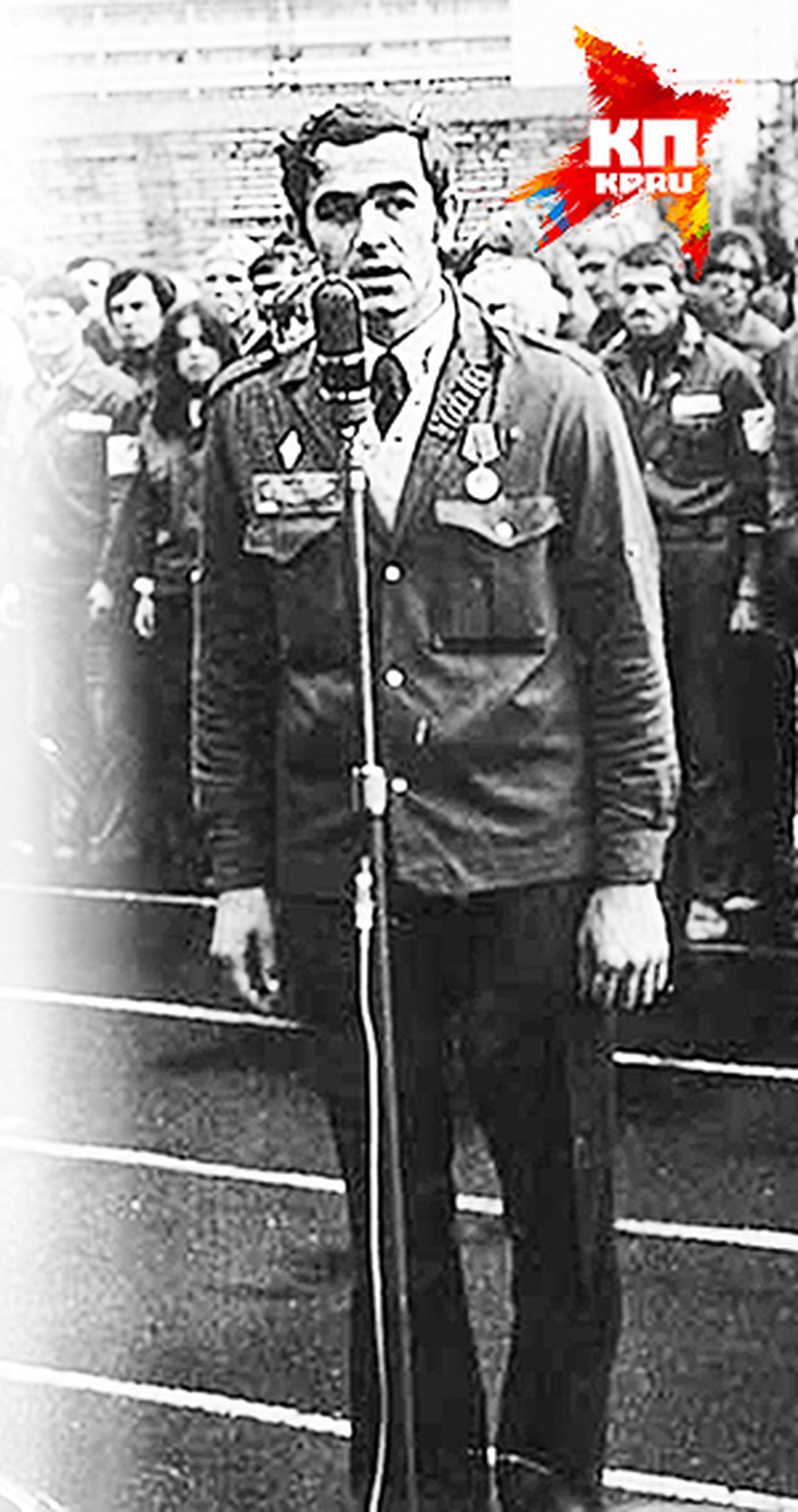 В 1974 году Александр Викторов был командиром районного стройотряда. В Коми он привез больше двух тысяч человек.