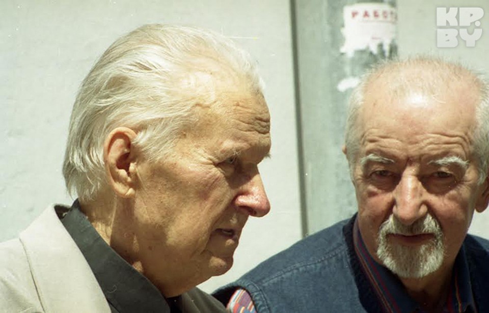- В мае 2003-го Василь Быков вернулся в Беларусь.