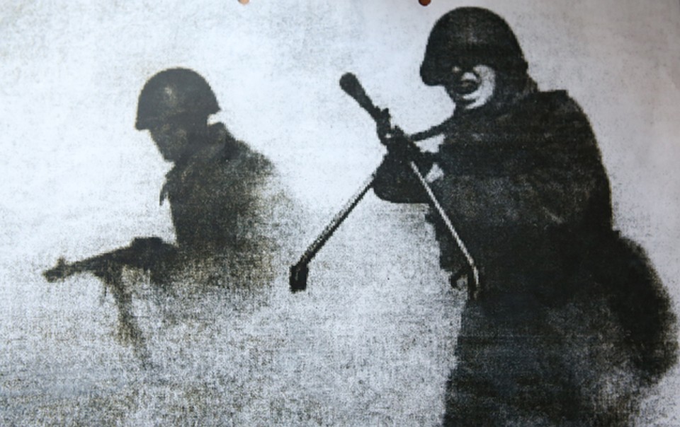 Этот уникальный снимок сделан фронтовым фотографом в 1944 году во время атаки наших войск. На первом плане со своим "дегтярем" - Дмитрий Жалиев Фото: Николай ХИЖНЯК