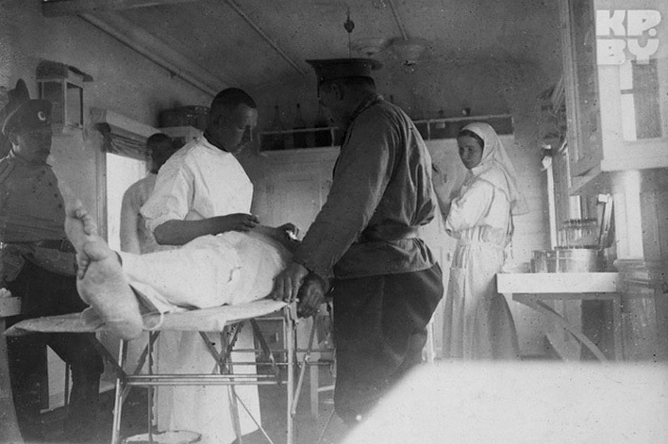 Перевязочная. Март 1916 года.