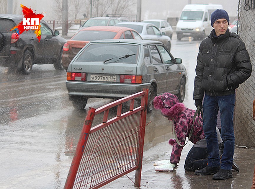 Девушка сама вызвалась на участие в акции. Фото: Екатерина СИМОХИНА