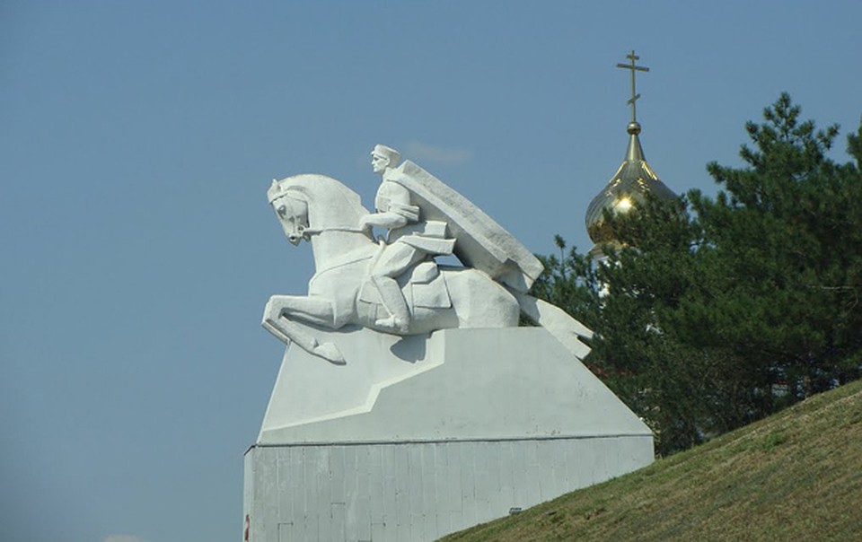 На месте знаменитой атаки под Кущевской позже воздвигли величественный монумент