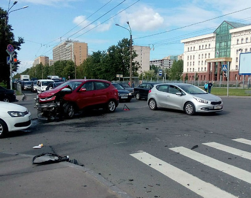 По предварительной версии, в ДТП виновата женщина за рулем Hyundai. ФОТО: соцсети.