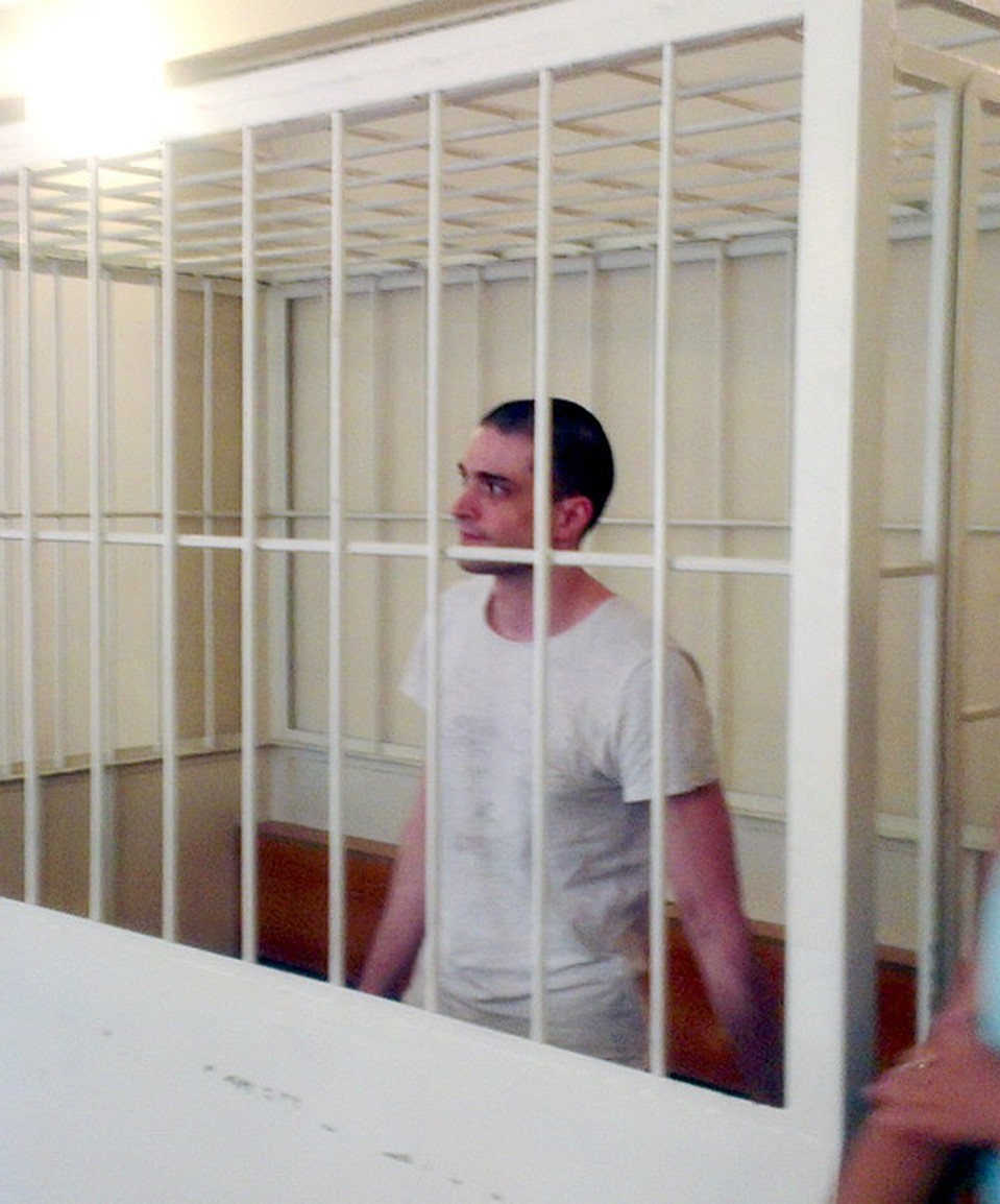Виктор сейчас совершенно непохож на жизнерадостного парня, каким был год назад. Фото: Наталья ГАБОВСКАЯ