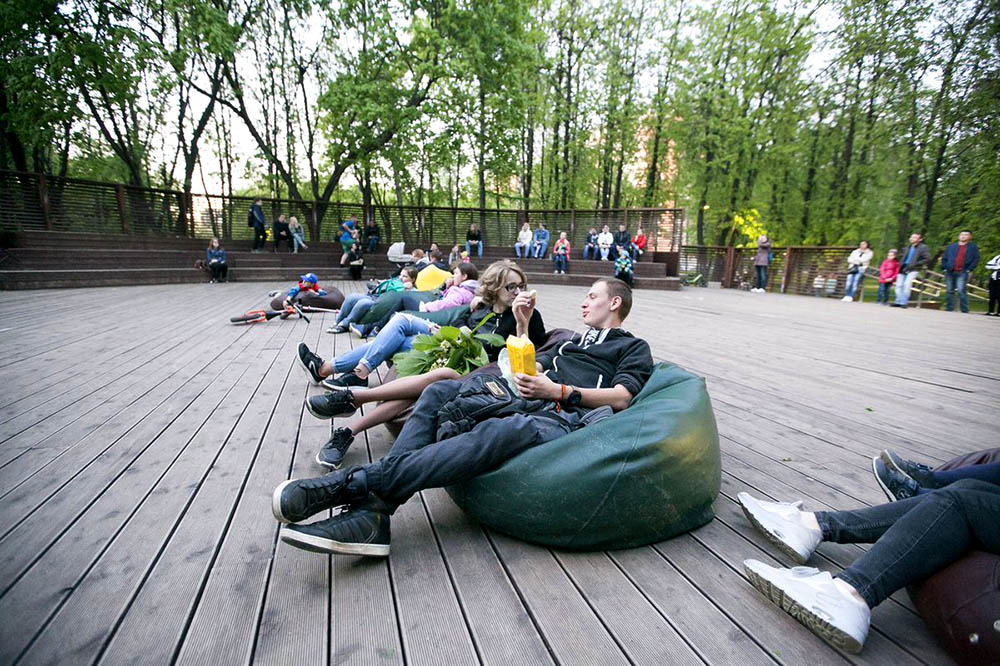 Летний кинотеатр в Перовском парке