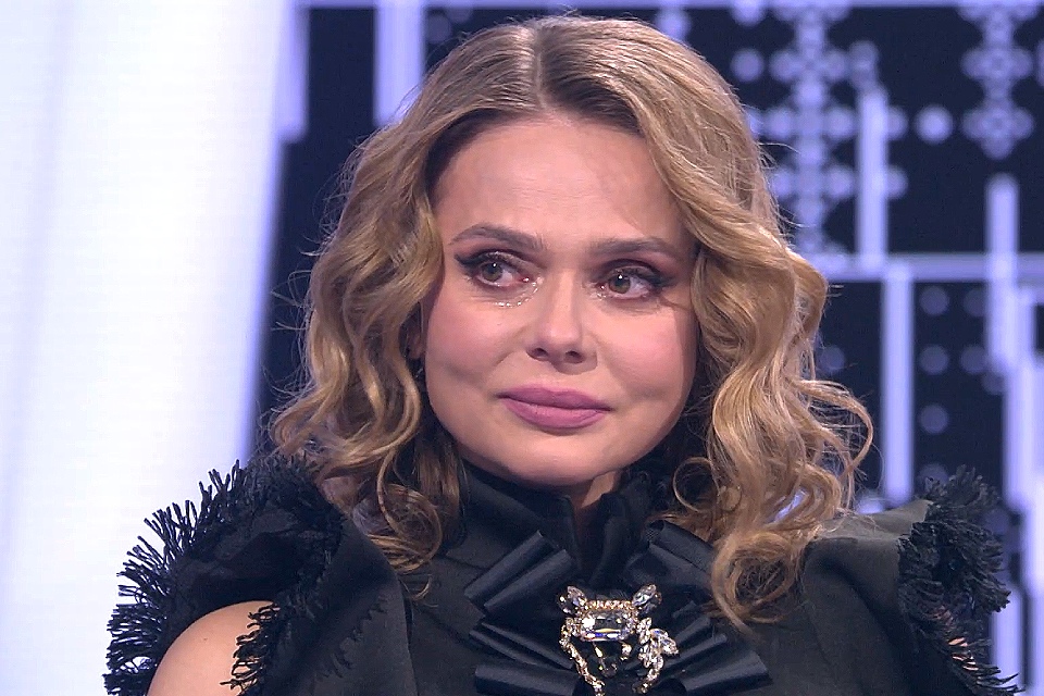 Ксения Новикова из «Блестящих» разрыдалась в «Секрет на миллион» из-за суда с бывшим