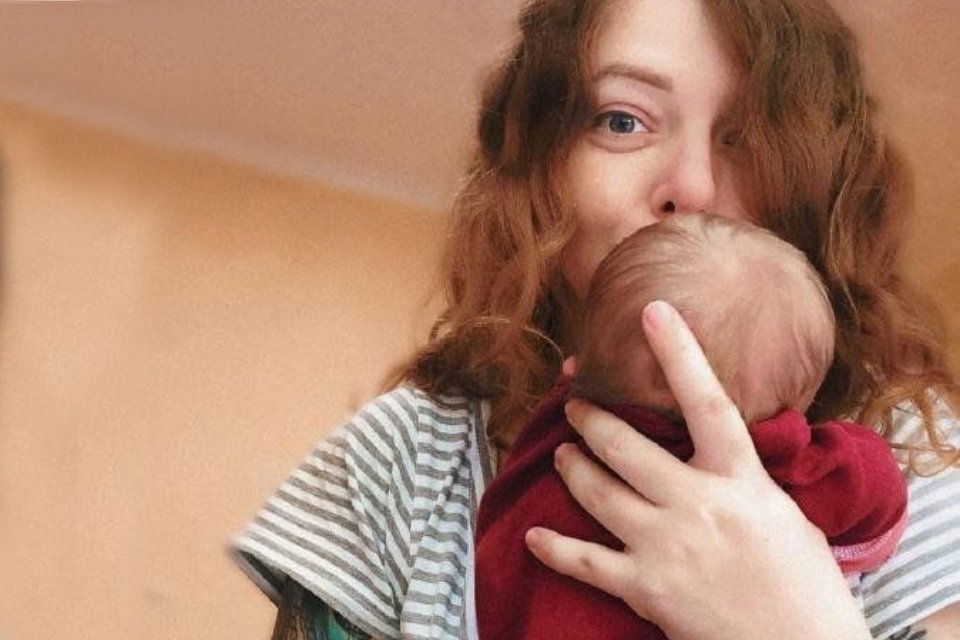 Экс-участница группы «Ранетки» Женя Огурцова выпустила книгу про особенную дочь