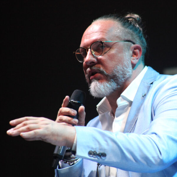 Спектакль «Скотный двор» в театре «Модерн»