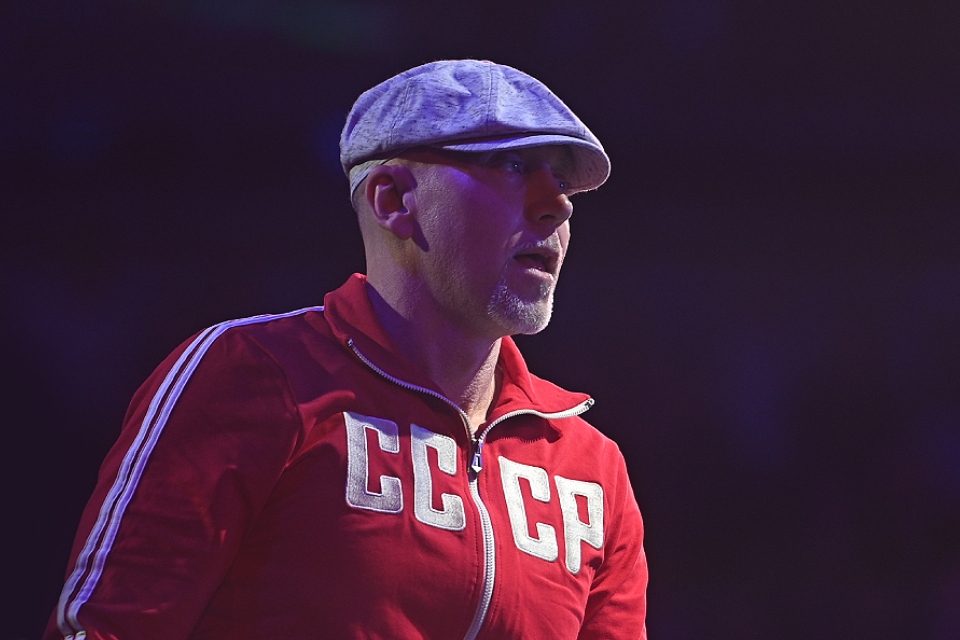 Исполнитель «Черного бумера» Серега проиграл певцу Lyriq в «Битве поколений»