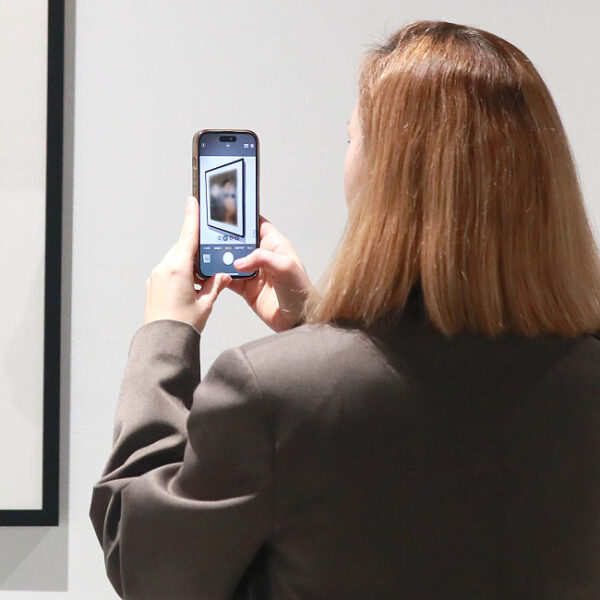 Выставка «Чжоу Ивэнь. За осенью весна» в Музее современного искусства