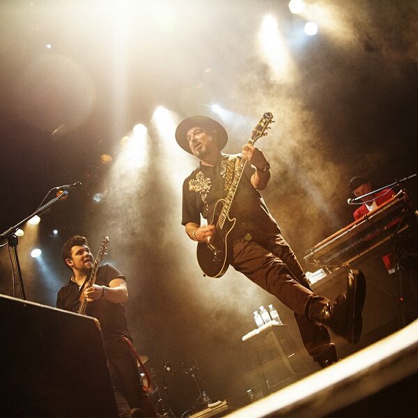 Юбилейный концерт Максима Леонидова и группы «Hippoband»: «25 лет на сцене»