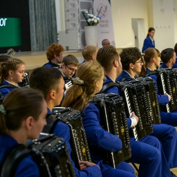 Концерт ко Дню матери во Дворце учащейся молодежи