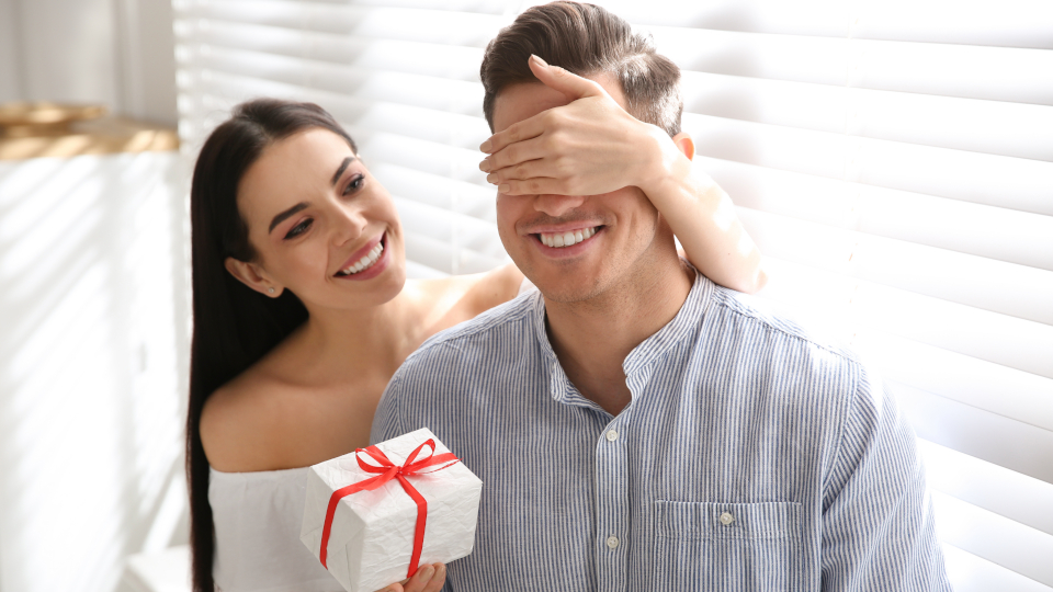 150+ идей, что подарить парню на день рождения
