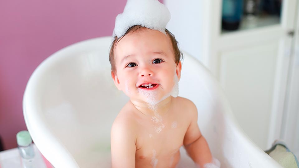 16 лучших детских шампуней для волос в 2025 году