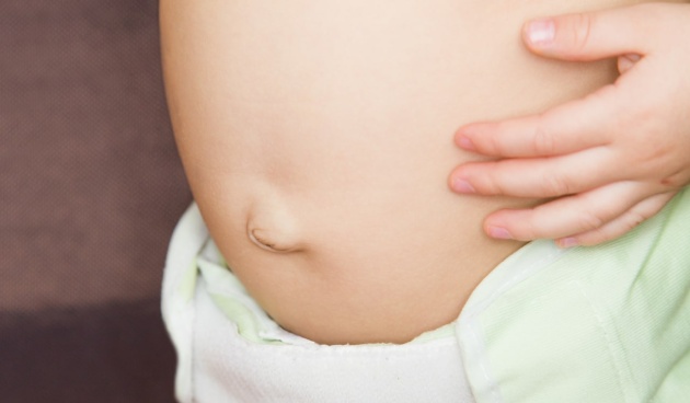 Причины пупочной грыжи у ребенка