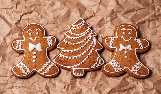 Коричневые пряники с контурным рисунком