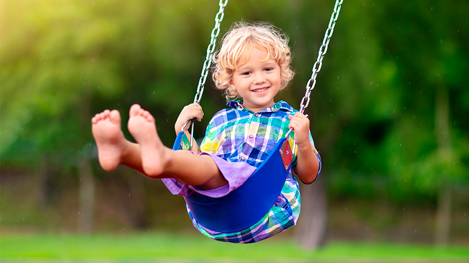 16 лучших детских качелей в 2025 году