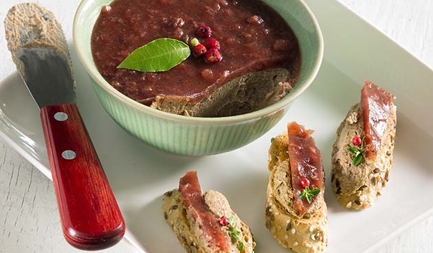 Паштет под брусничным желе