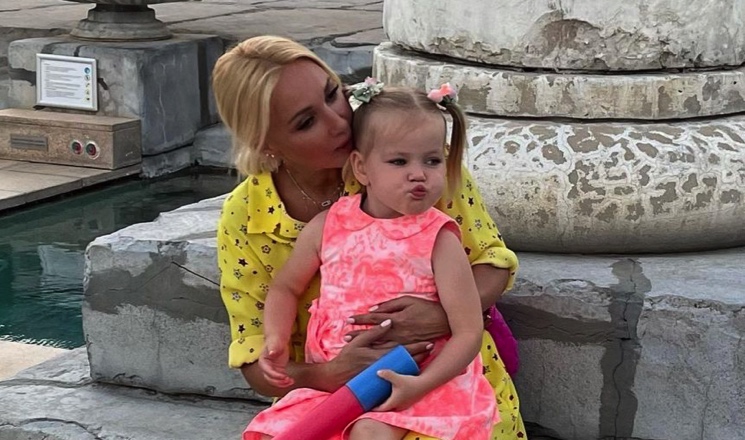 Маленькая принцесса: Лера Кудрявцева отметила трехлетие дочки Маши от молодого мужа