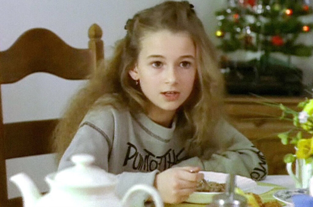 Сменила фамилию, ушла из кино: куда пропала звезда фильма «Бедная Саша» Юлия Чернова
