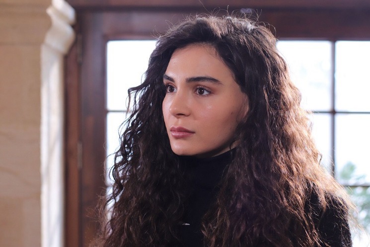 Эбру Шахин в новом образе покорила фанатов и вызвала бурю восхищений