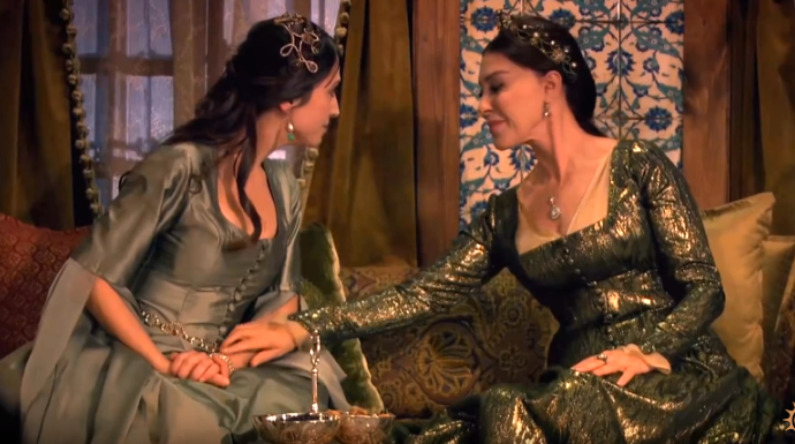 Единственная причина, по которой Валиде была всегда благосклонна к Гюльфем